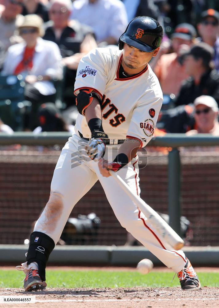 Giants' Aoki extends hitting streak to 8 games