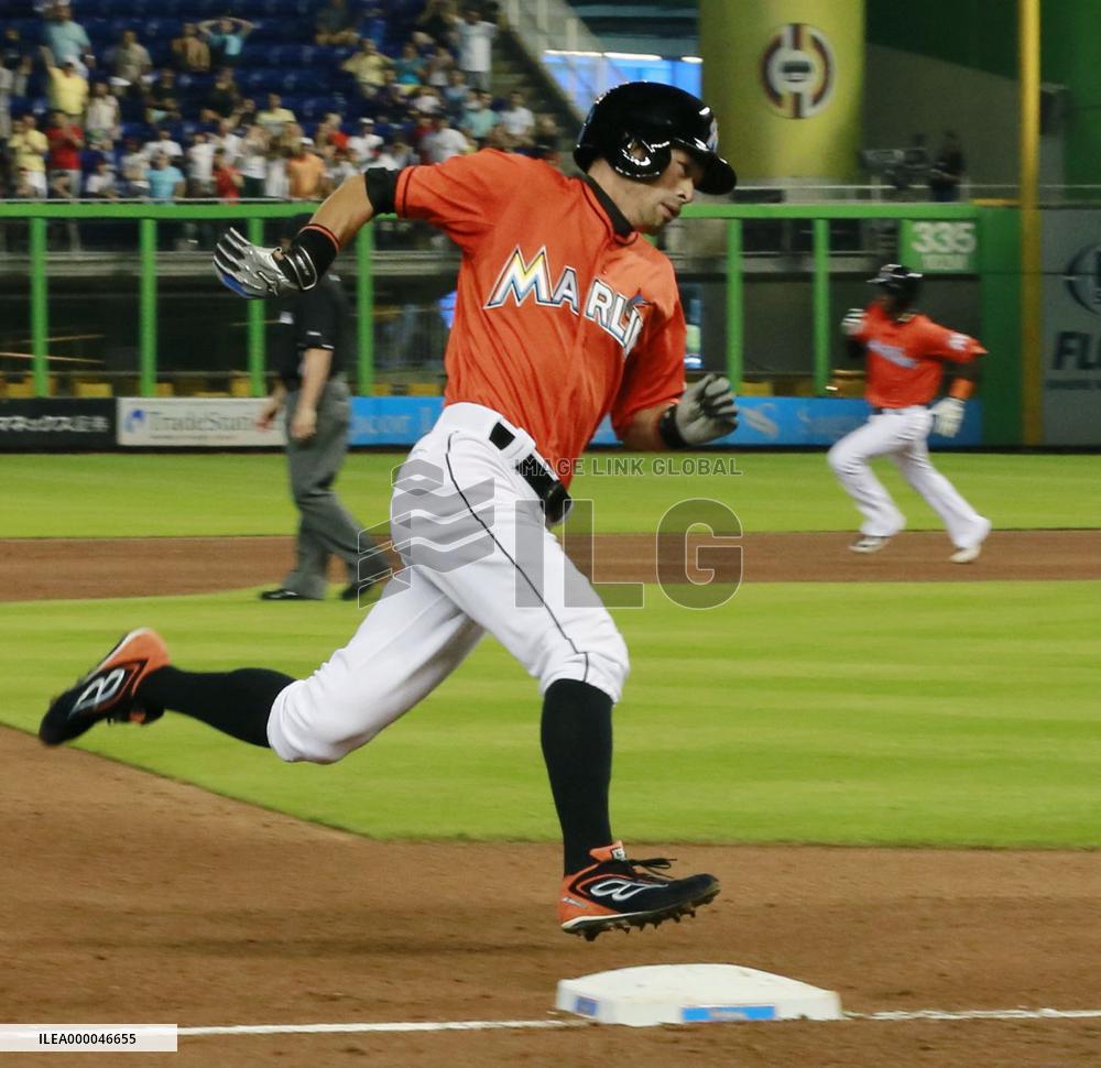 Marlins extends winning streak to 5
