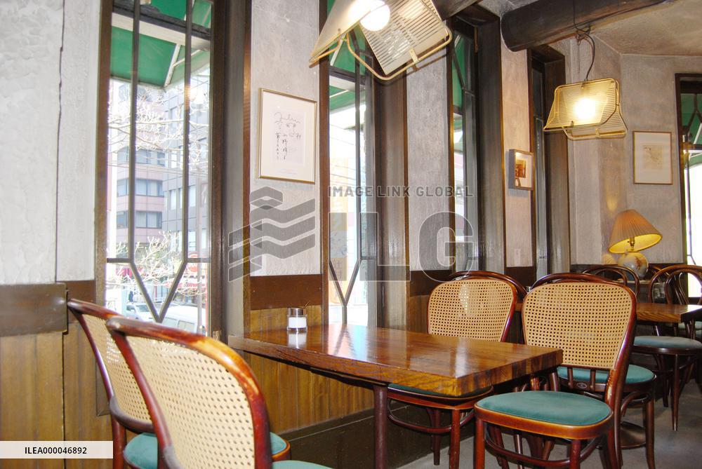 Cafe visited by John Lennon in 1979 still stands in Tokyo's Ginza