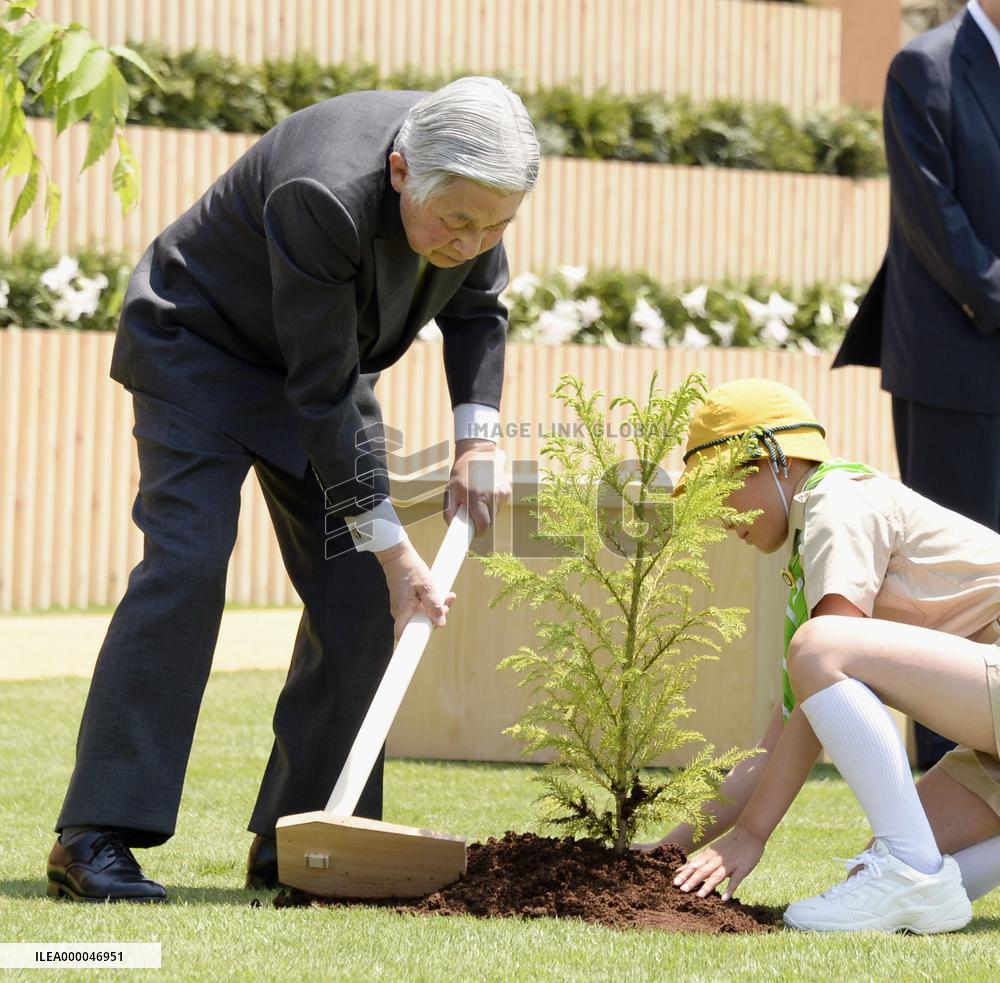 Emperor, empress attend tree-planting event in Ishikawa Pref.