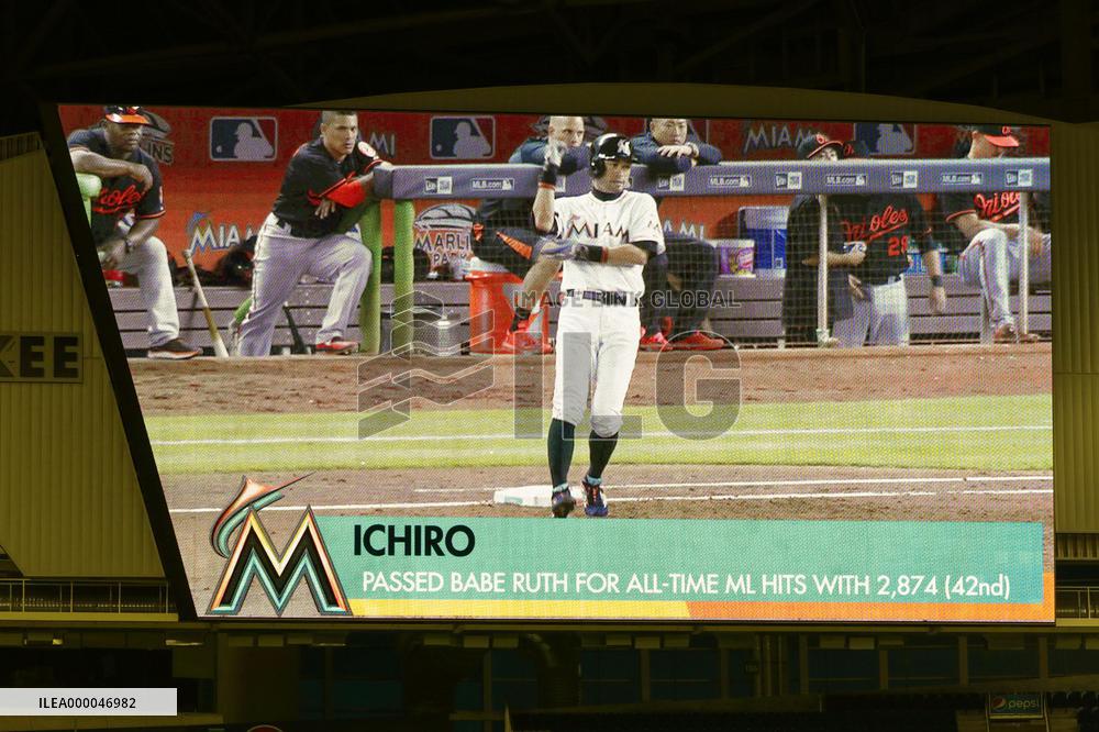 Ichiro passes Babe Ruth on all-time hits list