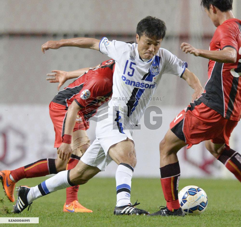 Gamba Osaka defender Konno in action in ACL game vs. FC Seoul
