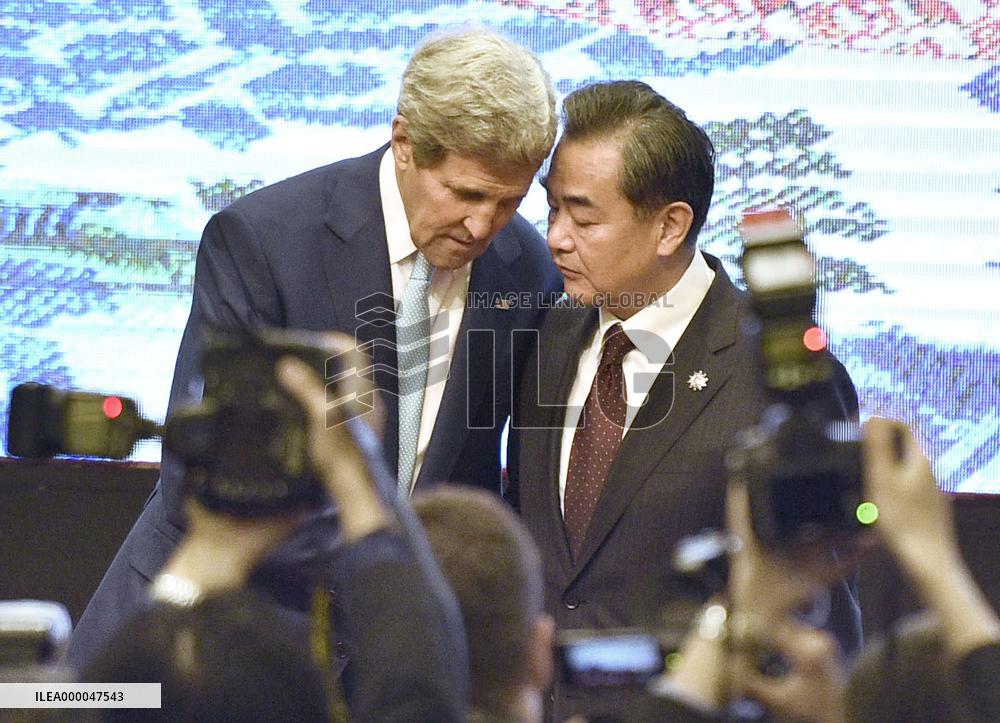 Kerry, Wang meet amid South China Sea tensions