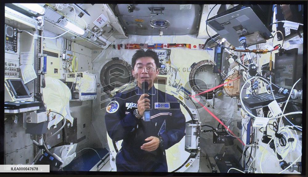 Japanese astronaut Yui talks to press from ISS