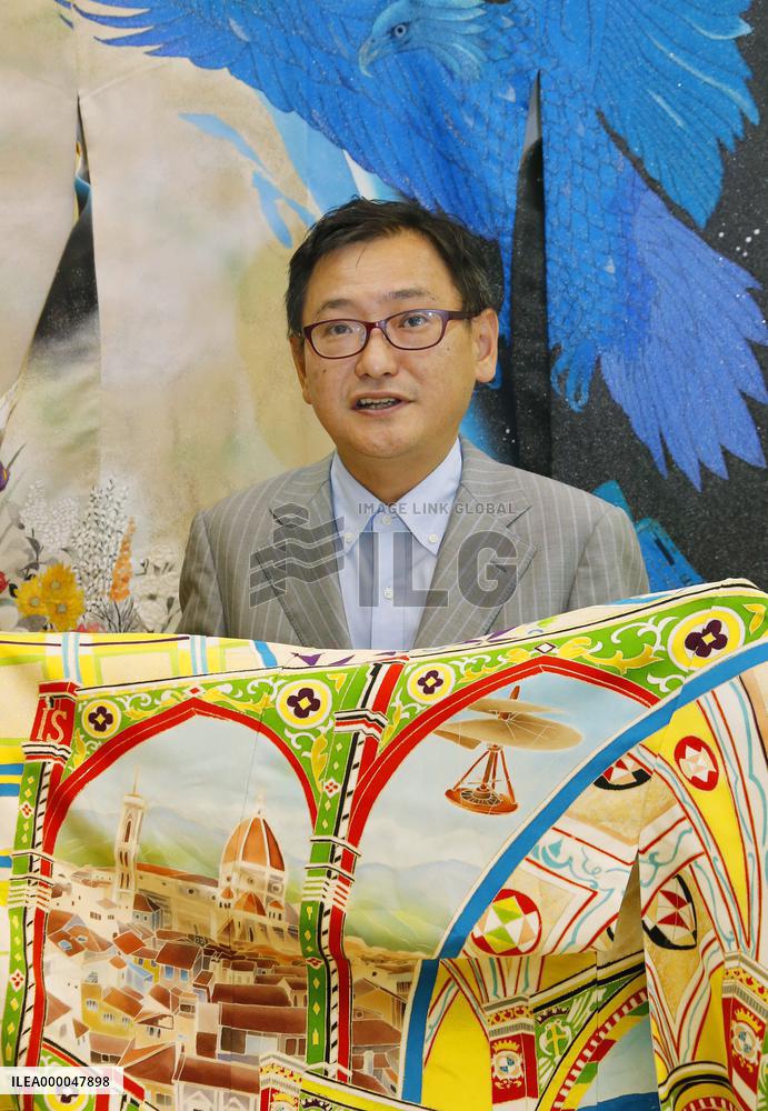Man in news: Kimono shop owner seeks to use Olympics to revive industry