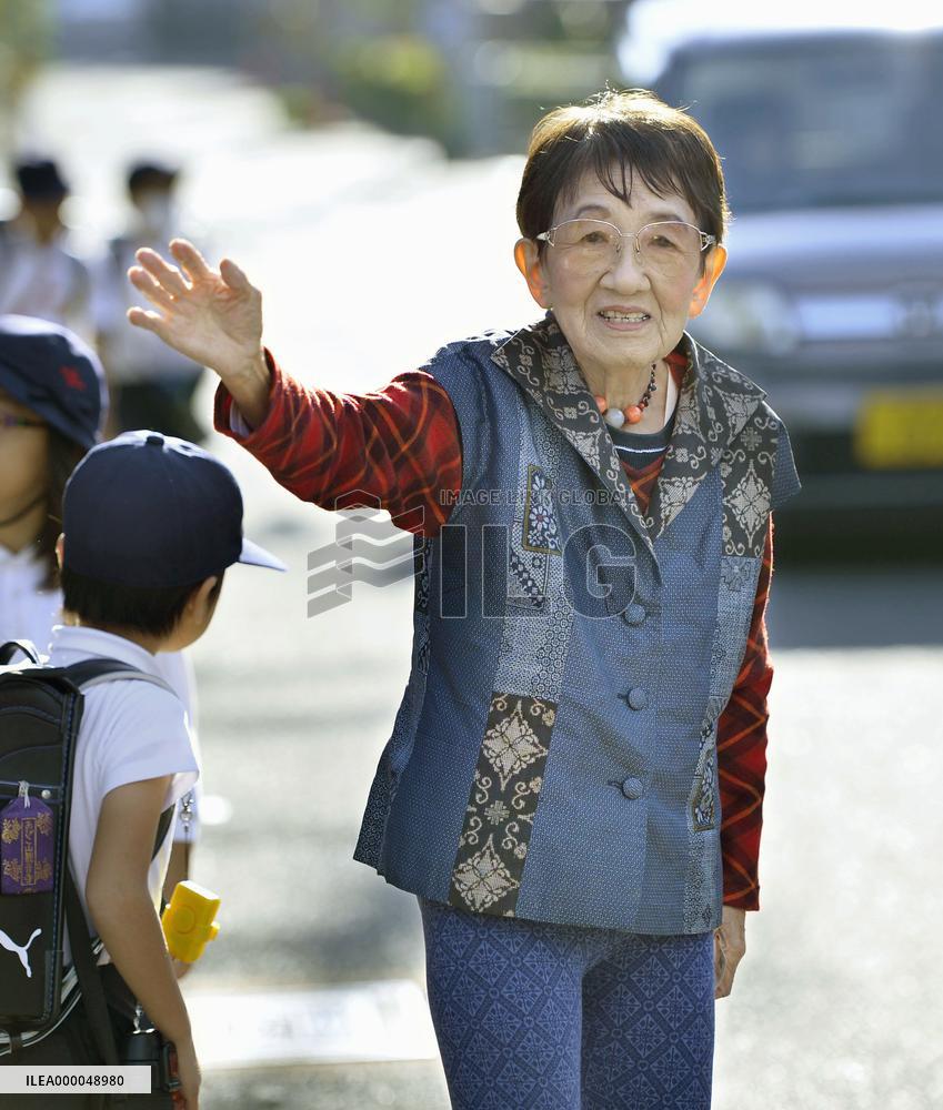Osaka poet continues practice to ensure safety of schoolchildren