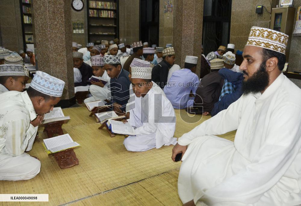 Islamic school students in Mumbai learn only Islam