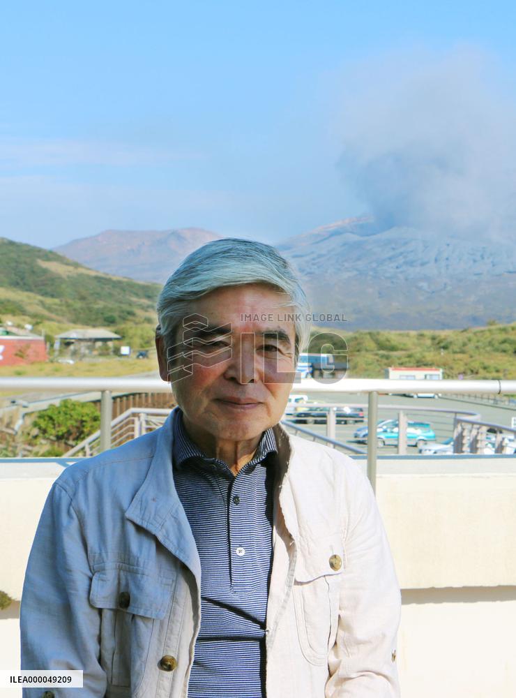Volcano expert says Mt. Aso's large-scale eruption unlikely