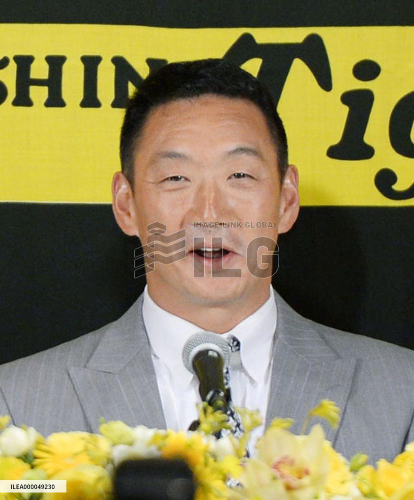 Man in news: Kanemoto, new manager of Hanshin Tigers