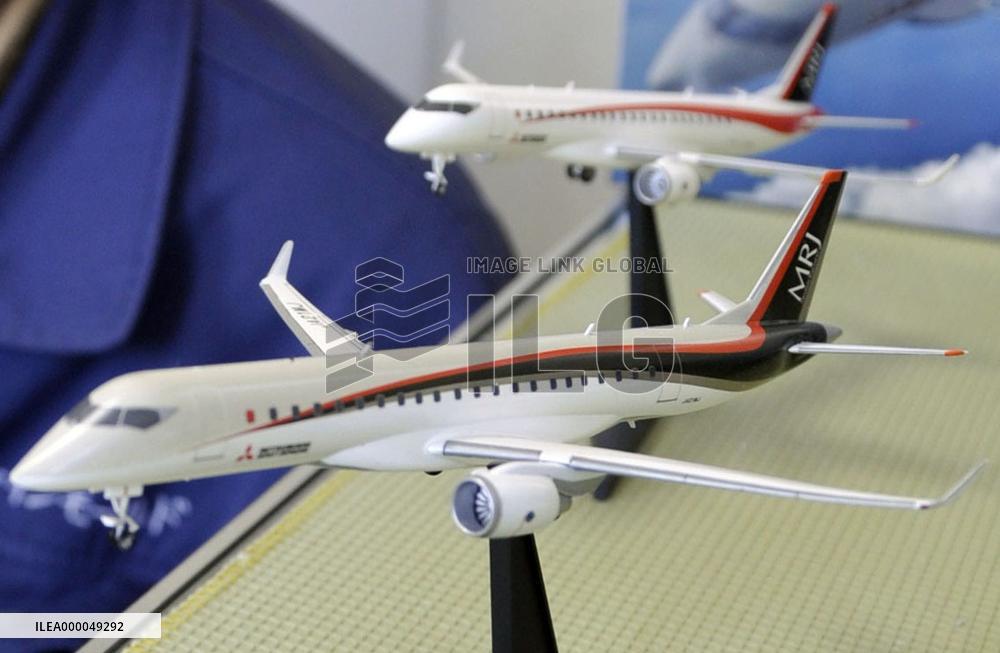 Aichi firm makes plastic scale models of Japan's 1st self-built jet
