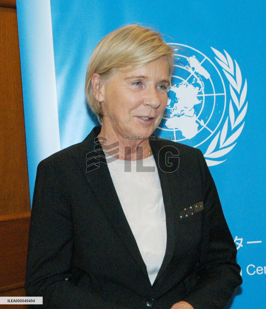 U.N. special rapporteur calls for ban on comics with pornographic content