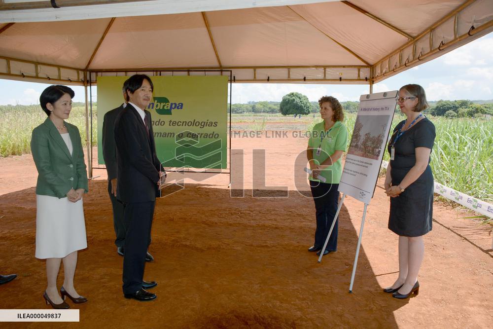 Prince Akishino, Princess Kiko visit farm in Brazil