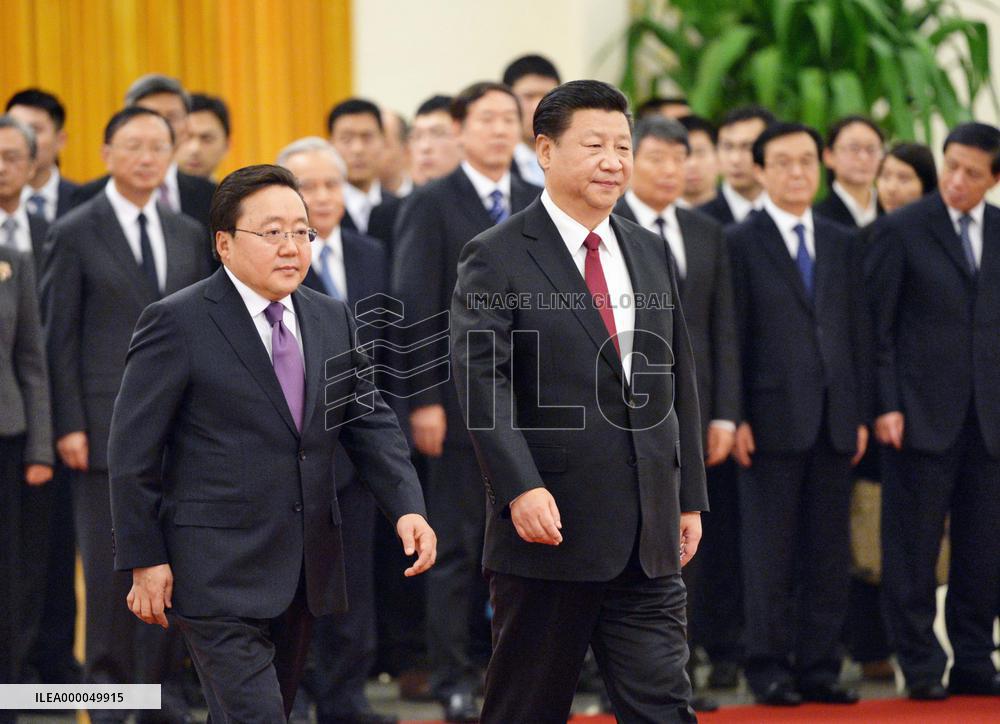 Chinese President Xi meets Mongolian President Elbegdorj in Beijing
