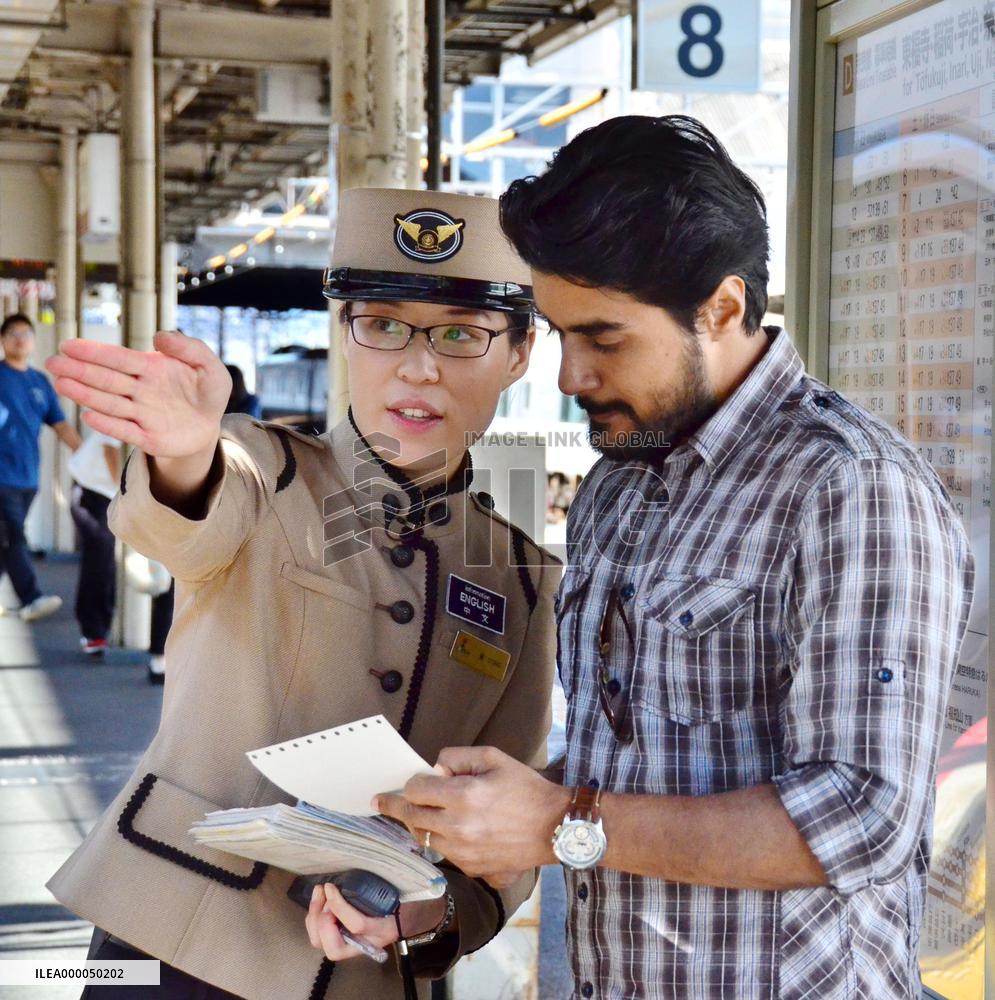 Kansai transport firms offer "omotenashi" hospitality to foreigners