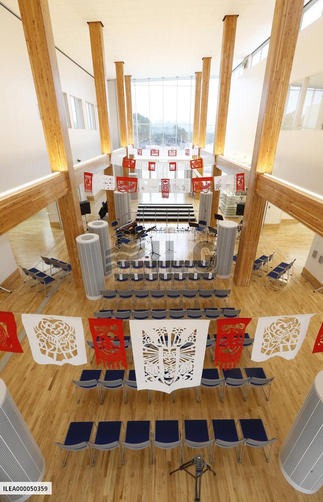 Tsunami-hit hospital to make new start in replaced building