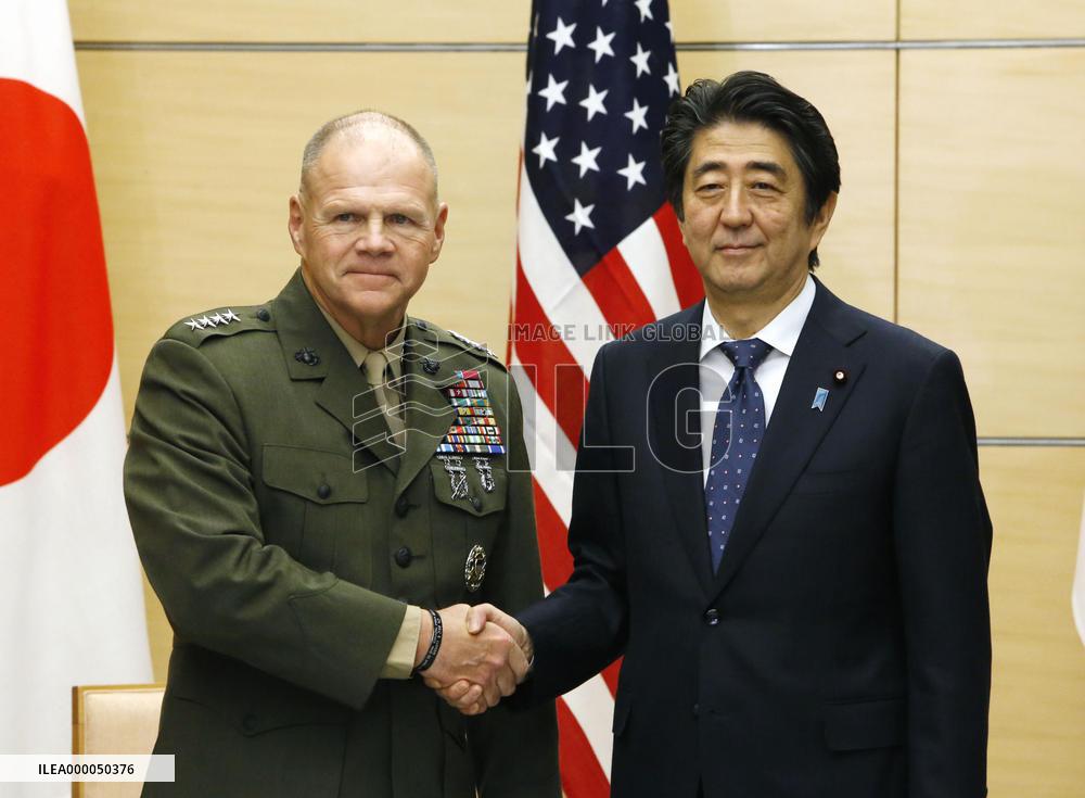 PM Abe receives courtesy call from U.S. Marine commandant