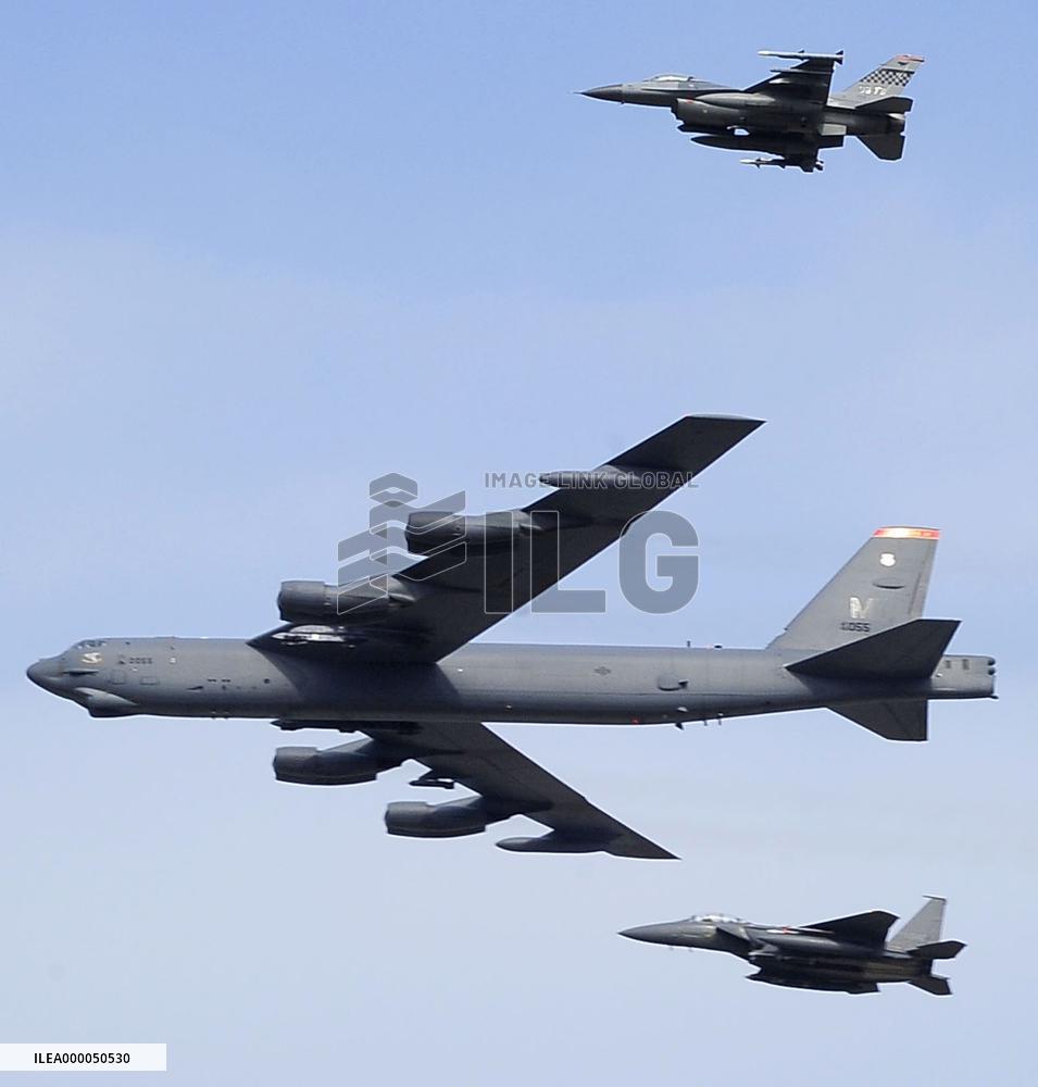 U.S. B-52 bomber flies over S. Korea in show of force