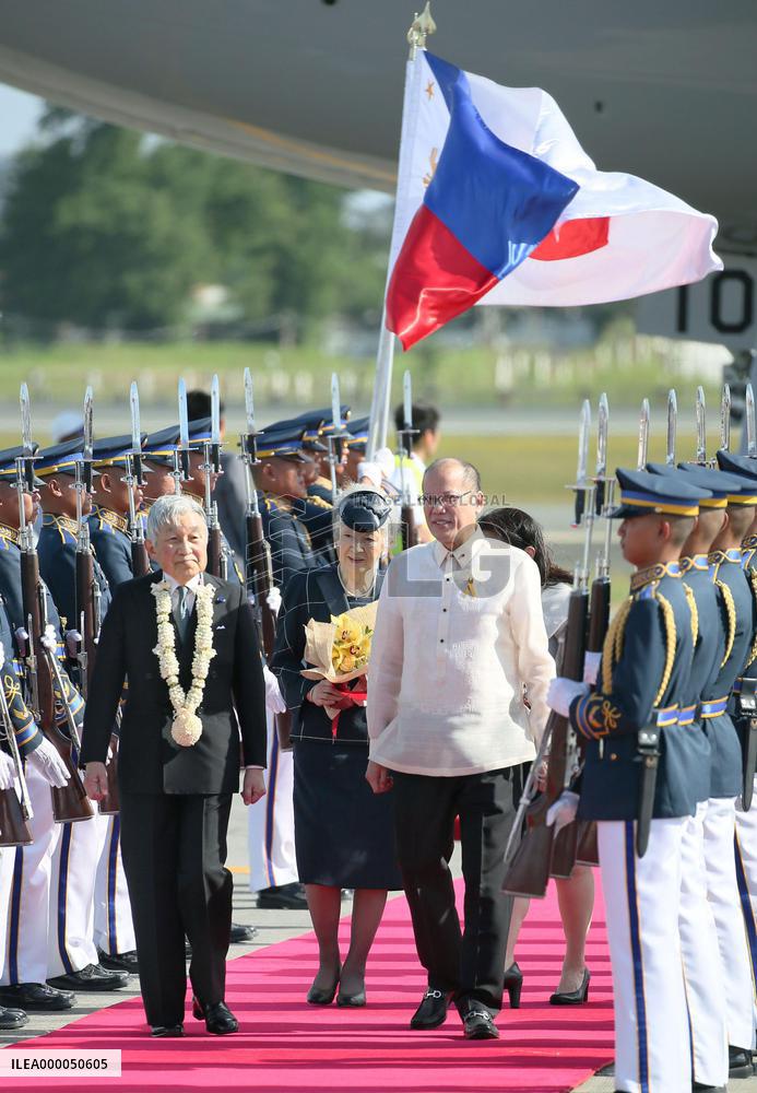 Japanese Emperor, empress in Philippines to honor WWII dead