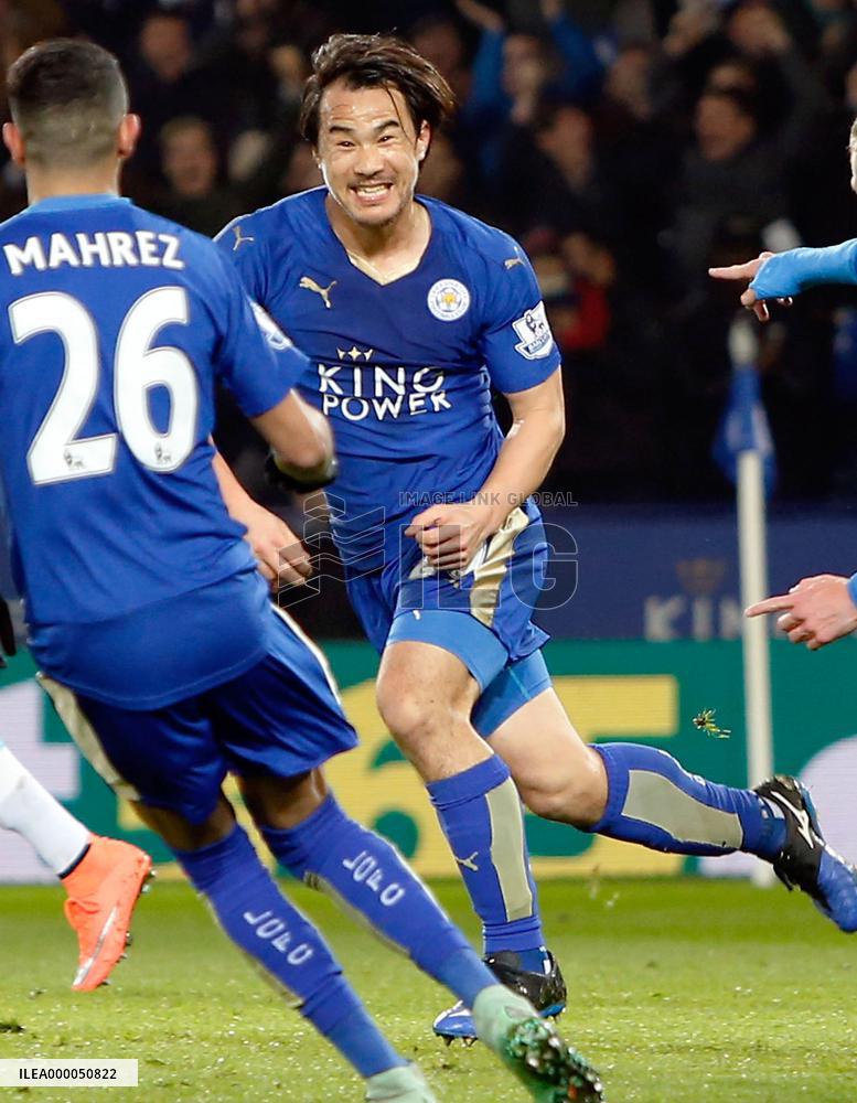 Leicester's Okazaki scores with overhead kick