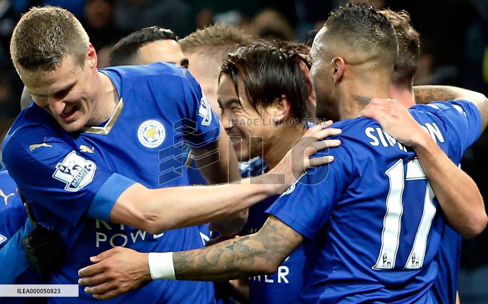 Leicester's Okazaki scores with overhead kick