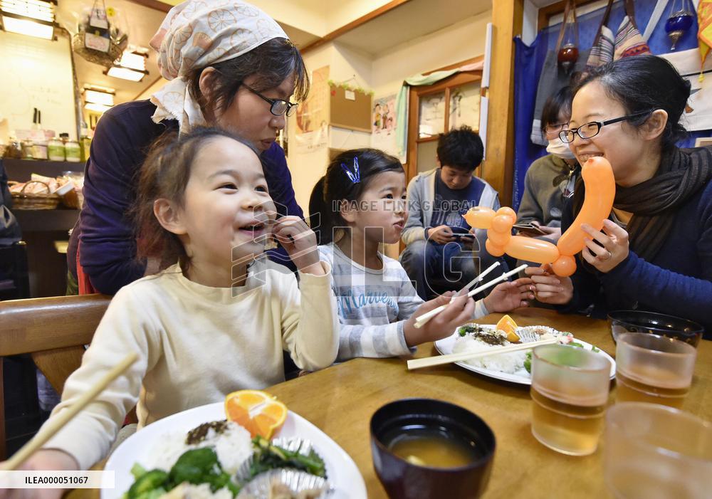 Makeshift diners for needy children sprouting up in Tokyo area