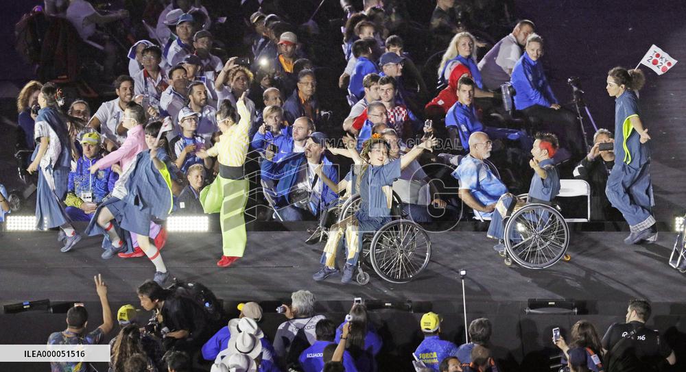 CORRECTED: Curtain drawn on Rio Games, flag handed to Tokyo