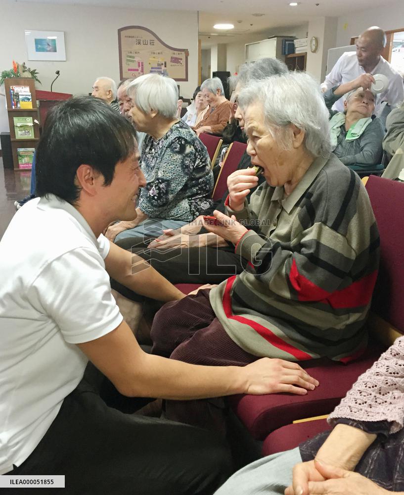 Aged-care homes paid to improve self-reliance of residents
