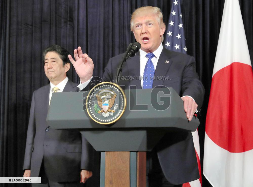 Abe, Trump stand together after N. Korea missile launch