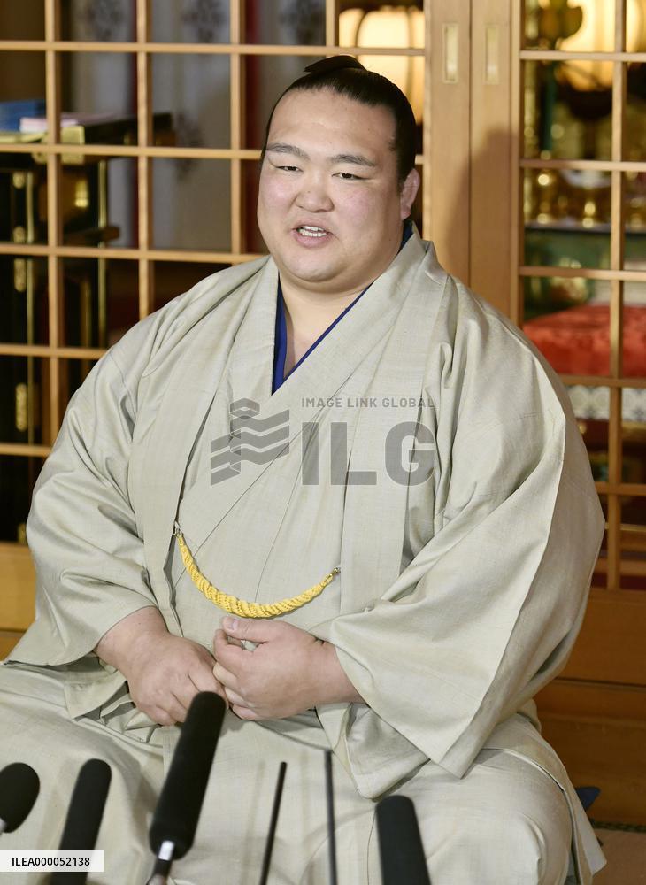 Kisenosato in west slot in 1st tourney as yokozuna