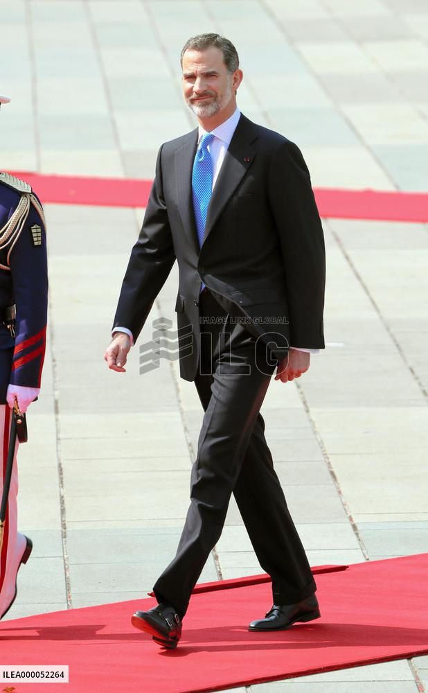 Spanish, Japanese royal couples meet in Tokyo