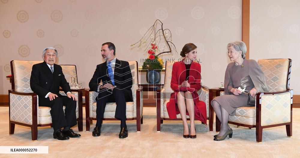 CORRECTED: Emperor, empress welcome Spain's royal couple