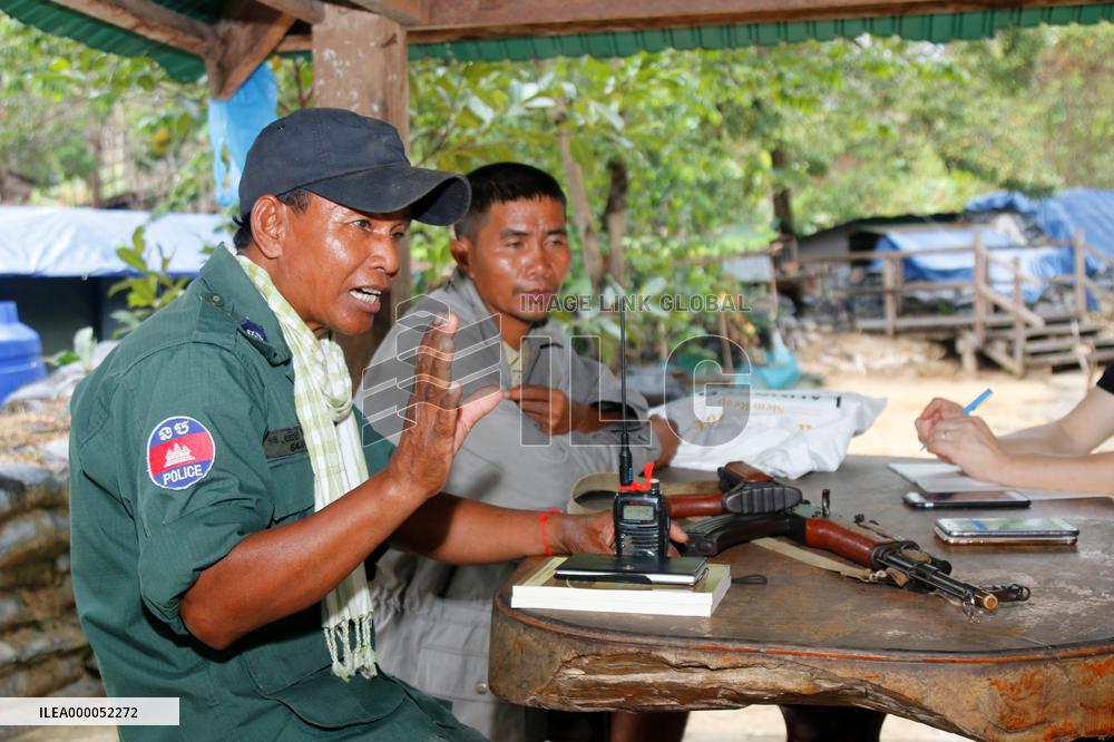 Japanese tourists flock to Cambodian temple disputed with Thailand