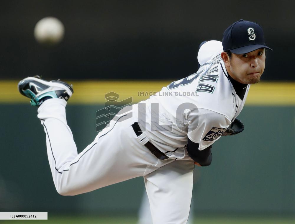 Baseball: Iwakuma placed on DL with shoulder inflammation