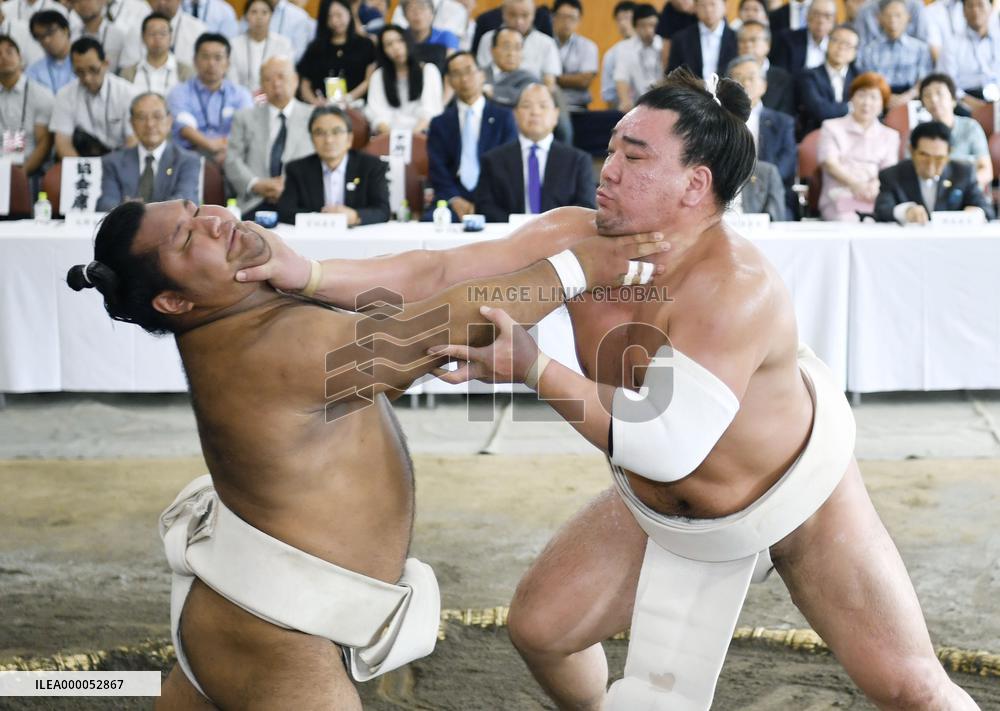 Sumo: Harumafuji guns for 9th title as last yokozuna standing