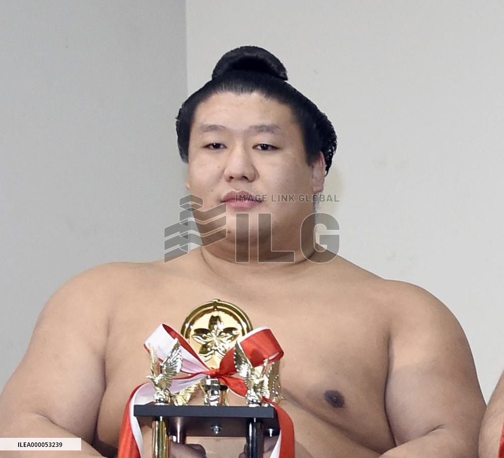 Sumo: Takanoiwa, seriously injured in assault by grand champ Harumafuji