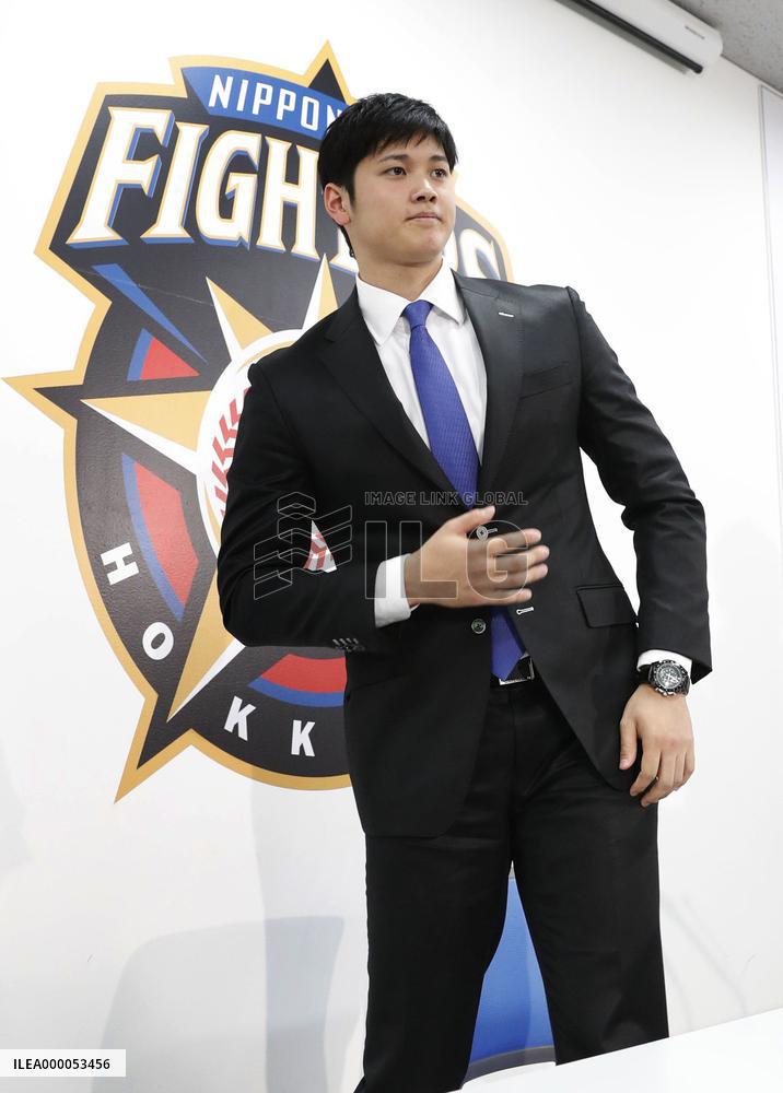 Baseball: Japan's slugger-pitcher Otani