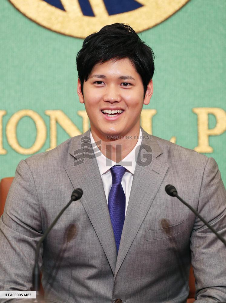 Baseball: Japan's slugger-pitcher Otani
