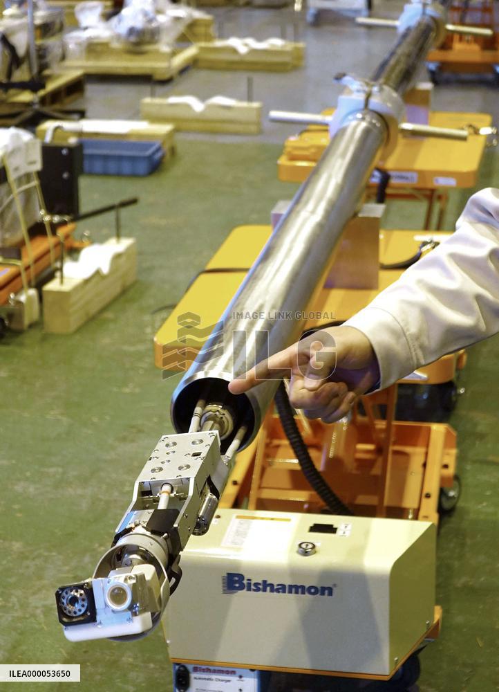 Nuclear reactor inspection device
