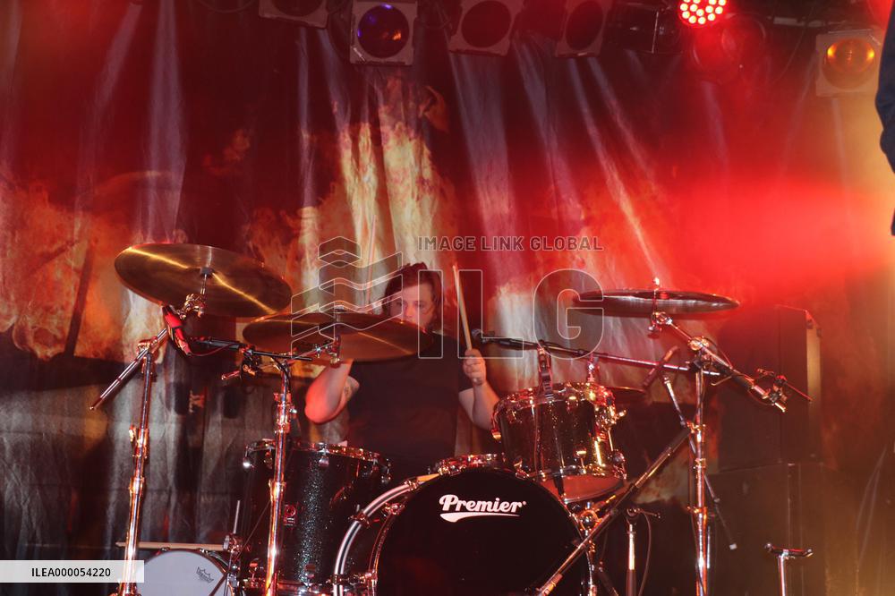 The Amazons in concert in Tokyo