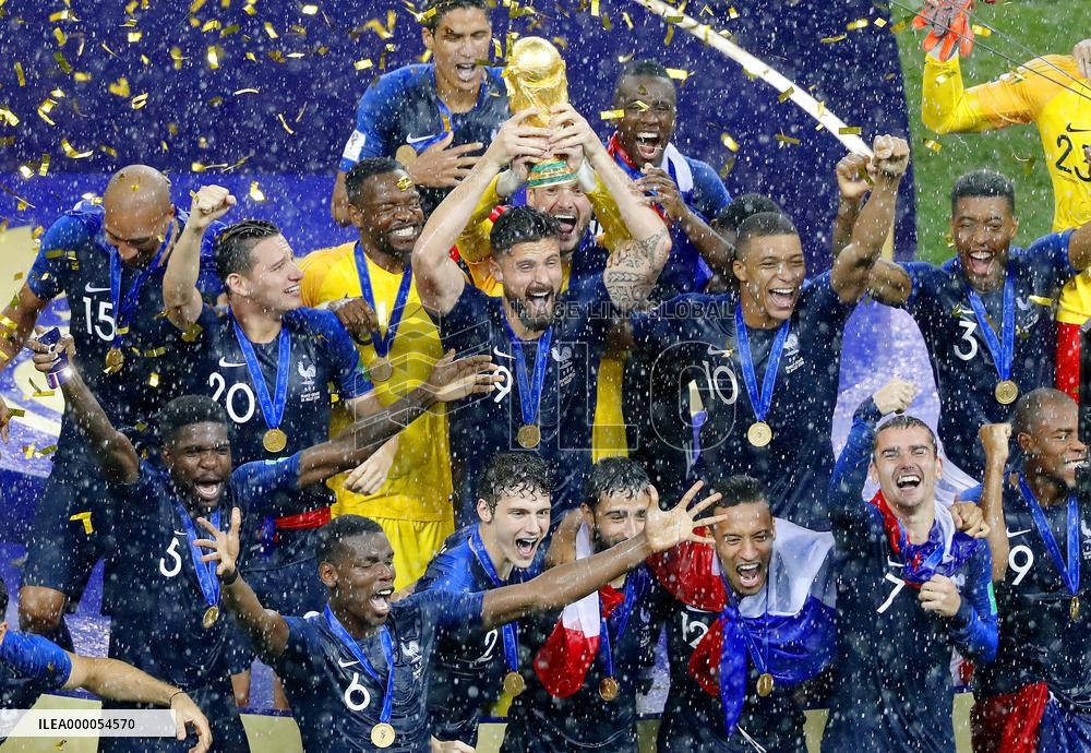 Football: France wins World Cup title