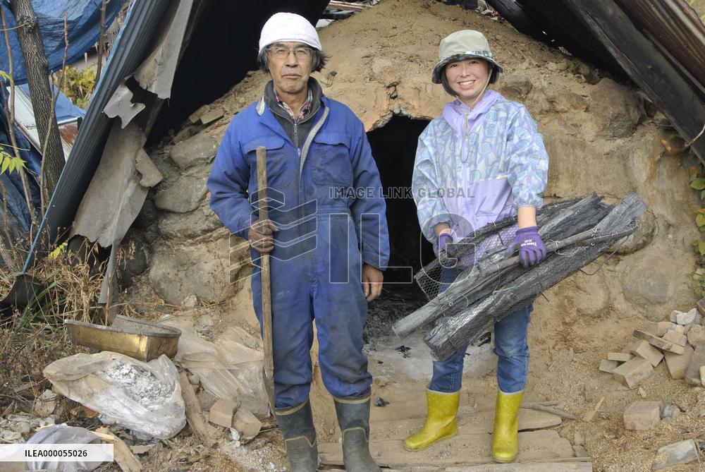 Charcoal artist in Japan