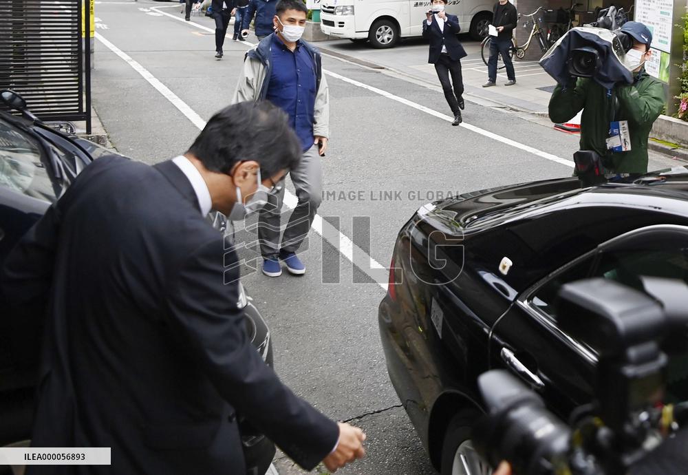 Top prosecutor to resign over gambling scandal