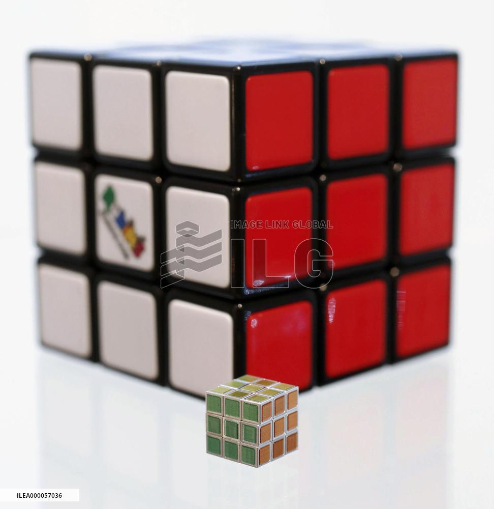 CORRECTED: World's tiniest Rubik's Cube puzzle