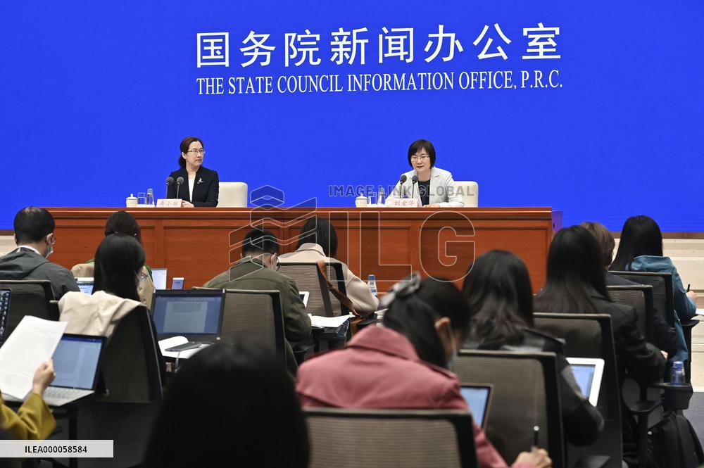 China's GDP grows record 18.3% in 1st qtr