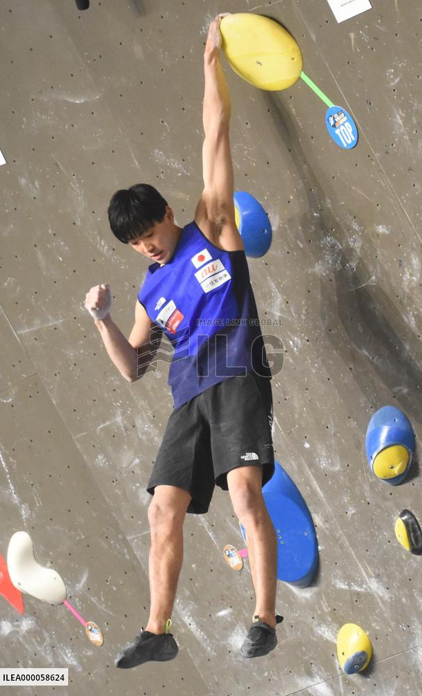 Sport climbing: World Cup bouldering