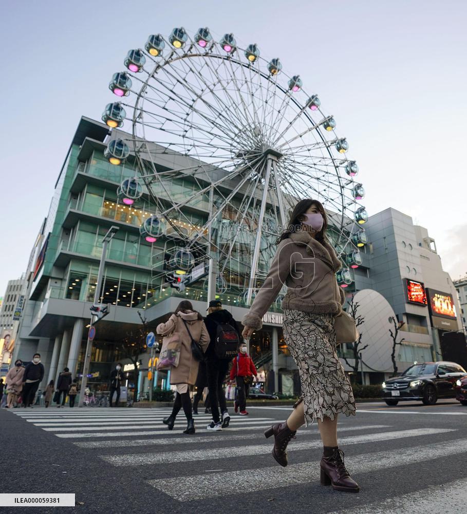 Japan extends virus emergency for Tokyo and other regions