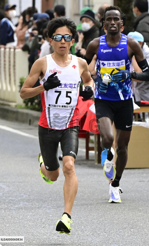 Athletics: Suzuki sets Japanese marathon record