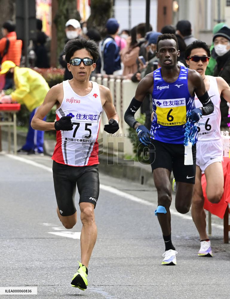 Athletics: Suzuki sets Japanese marathon record