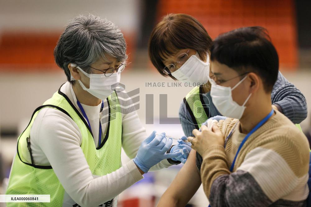 Vaccination practice in Osaka
