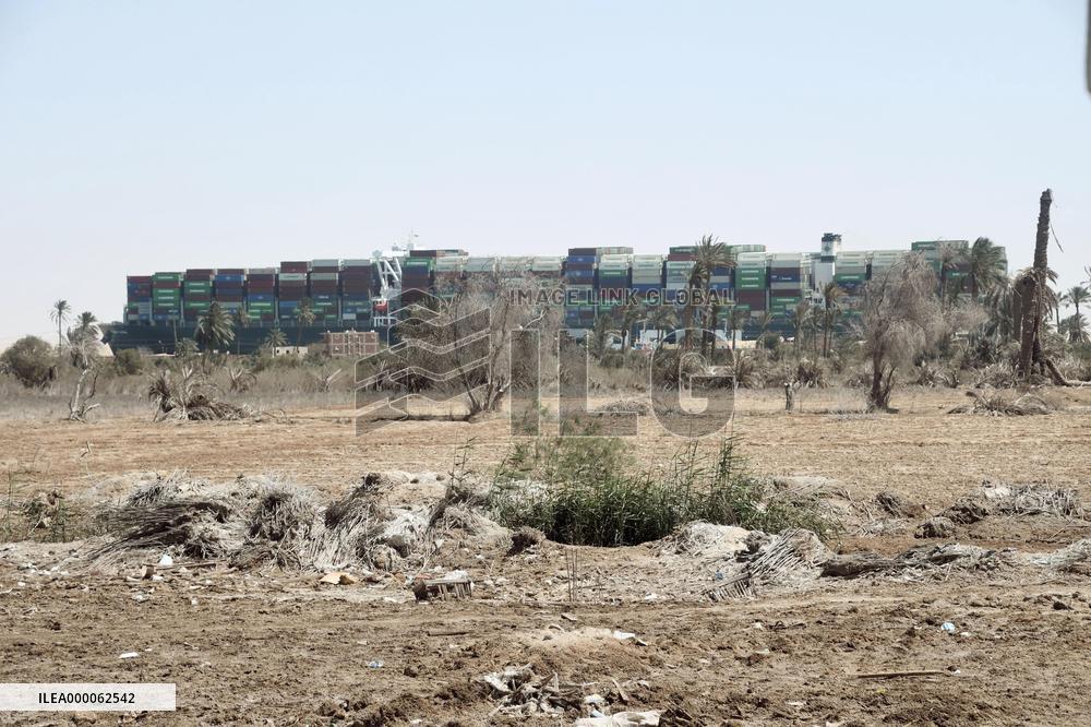 Stranded container ship in Suez Canal